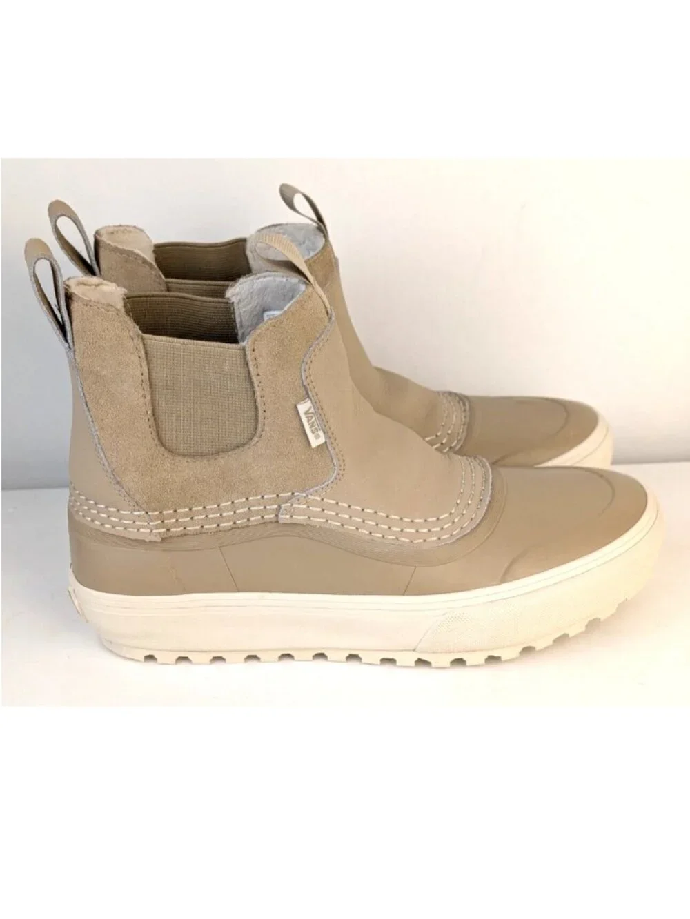 Men's 9 Women's 10.5 - Vans MTE Standard Mid Chelsea Waterproof Boots - Beige